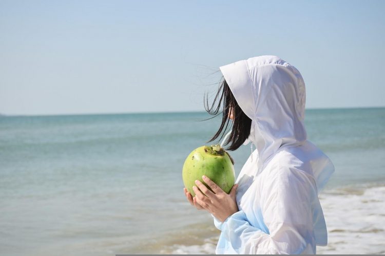 13 Avantages de l’eau de coco sur la santé