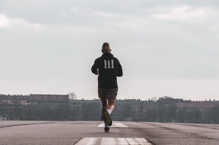 Comment bien récupérer après une activité physique intense?