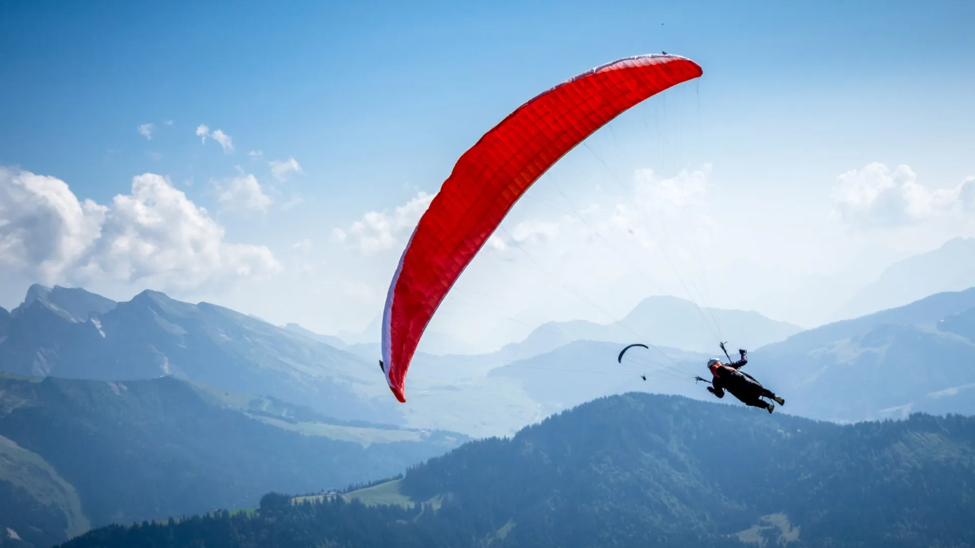 Pourquoi tenter l’expérience du parapente biplace dans les Alpes ?