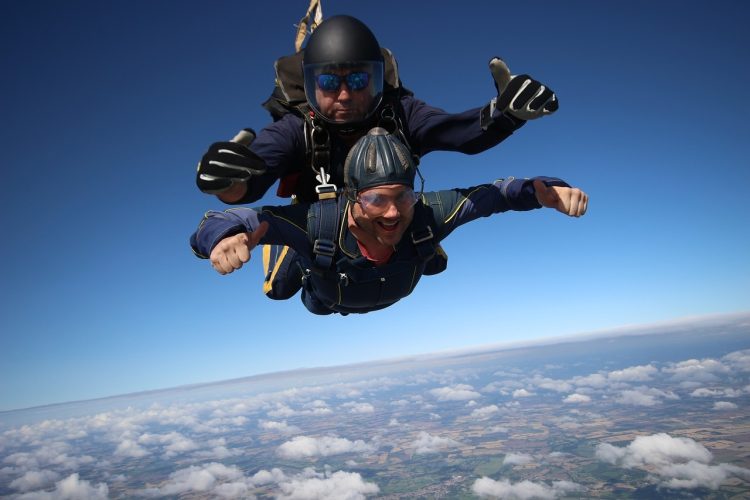 Tous les bienfaits du saut en parachute pour le corps et l’esprit