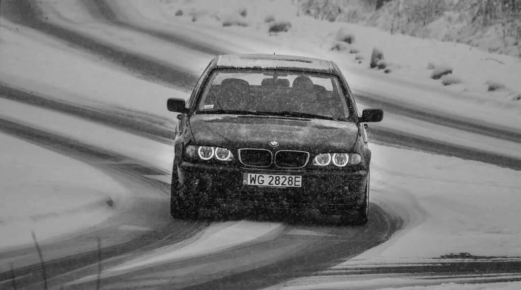 Chaîne neige : l’accessoire hivernal essentiel en montagne