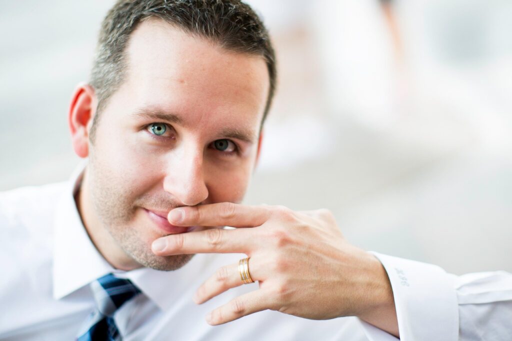 10 raisons de porter une bague pour homme qui se distingue