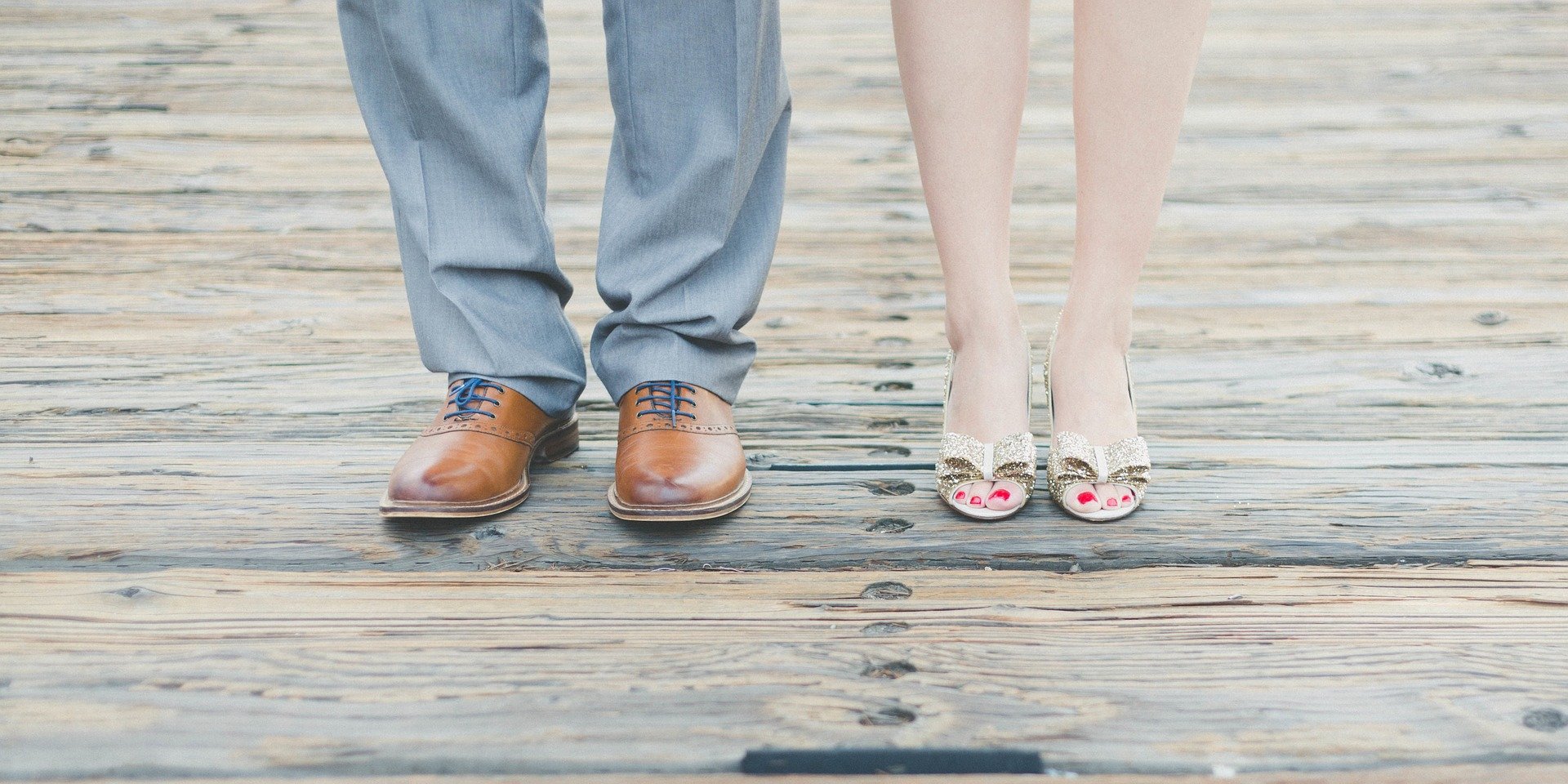 Un guide pour porter des chaussures sans chaussettes
