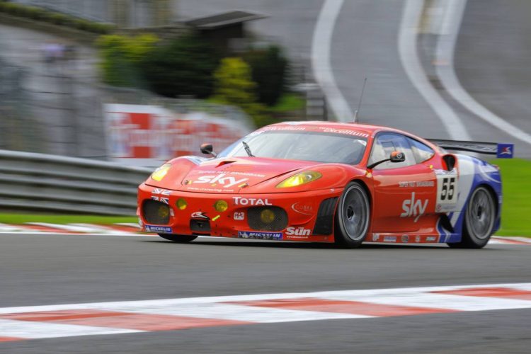 conduite Ferrari cadeau fête des pères