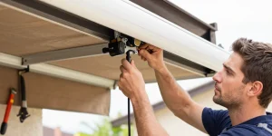 Remonter un store banne électrique en panne : les 3 méthodes que les réparateurs professionnels cachent