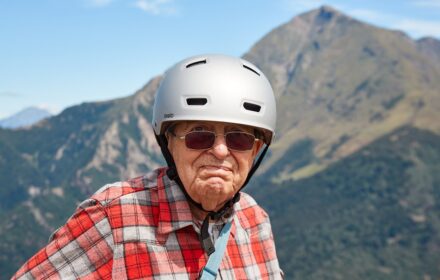 L_importance_du_sport_après_60_ans_:_maintenir_une_bonne_forme_physique,_rester_autonome_et_vivre_une_vie_joyeuse