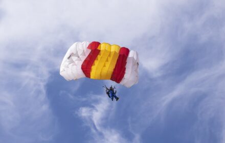 Offrir_un_saut_en_parachute_pour_un_cadeau_original_et_mémorable