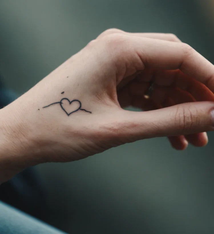 tatouage sur le doigt